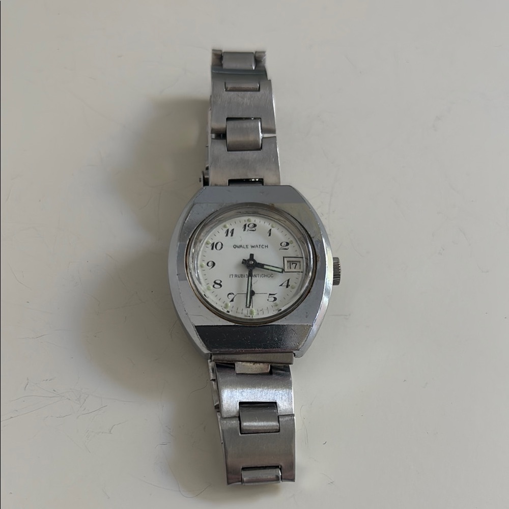 Vintage OVALE WATCH 17 RUBIS ANTICHOC